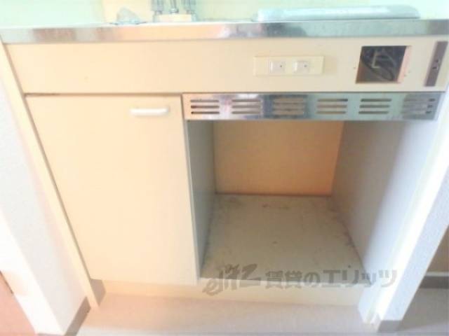 キッチン　ミニ冷蔵庫置けます