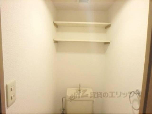 トイレ　上収納