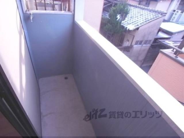 ベランダ　日当たりの良いベランダです
