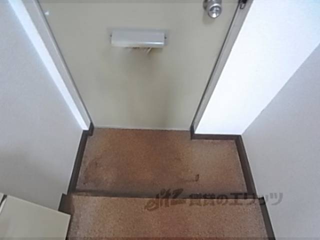 玄関　一人暮らしには十分な広さの玄関です