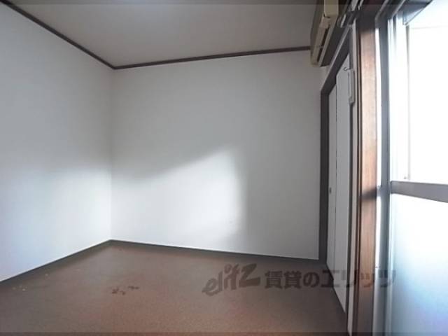 洋室　家具などを工夫すれば広く使えますよ