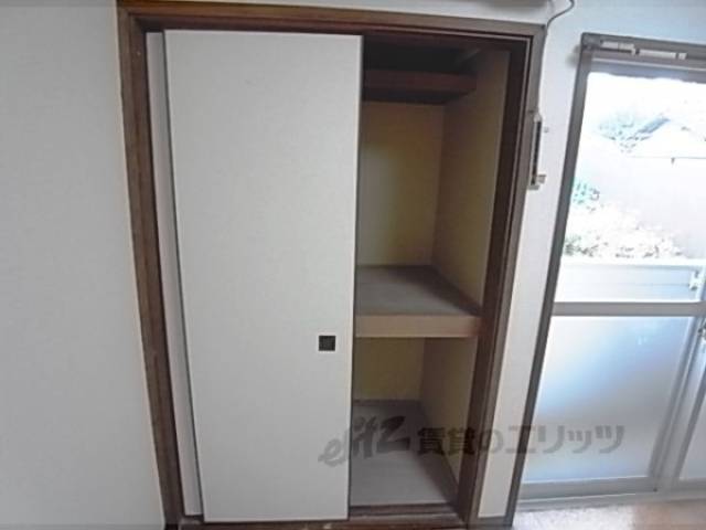 収納　奥行があるので色々収納できます