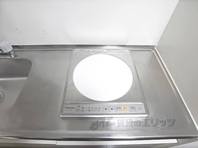 キッチン　１口ＩＨコンロ付きのキッチンです