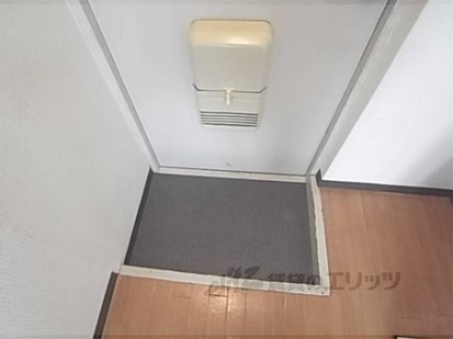 玄関　一人暮らしには十分な広さの玄関です