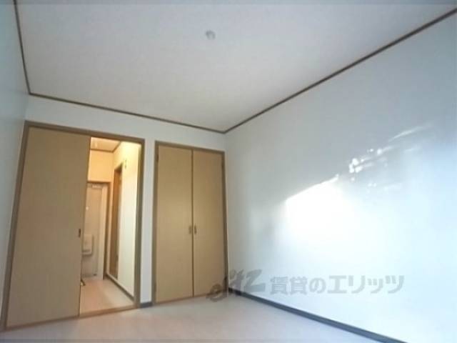 洋室　すっきりとして使いやすい形のお部屋です