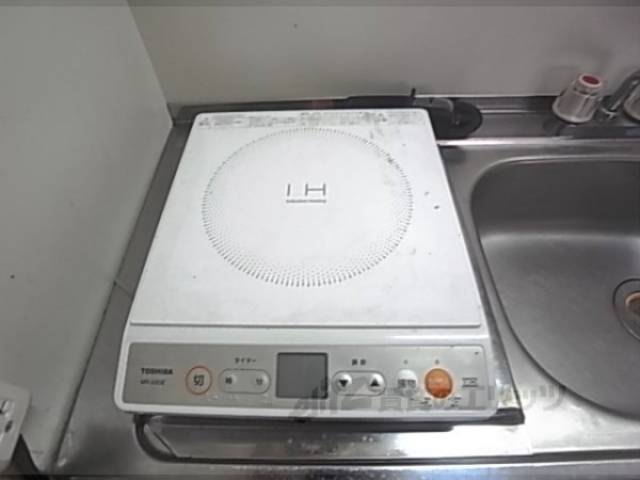 キッチン　コンロ　１口ＩＨコンロ付きのキッチンです