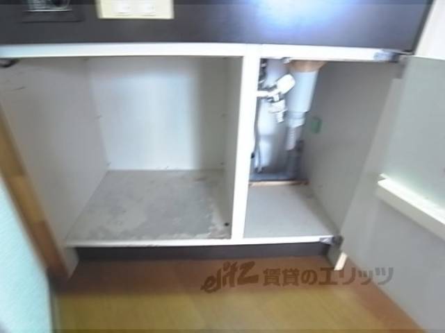 キッチン　キッチン収納　調理器具などを置くのに便利です