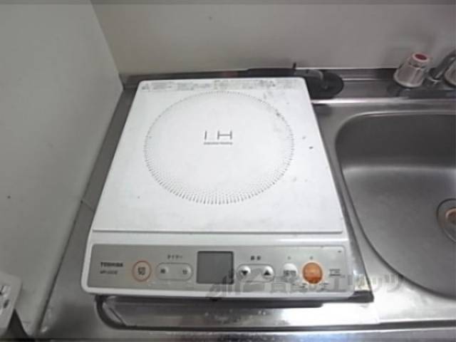 キッチン　コンロ　１口ＩＨコンロ付きのキッチンです