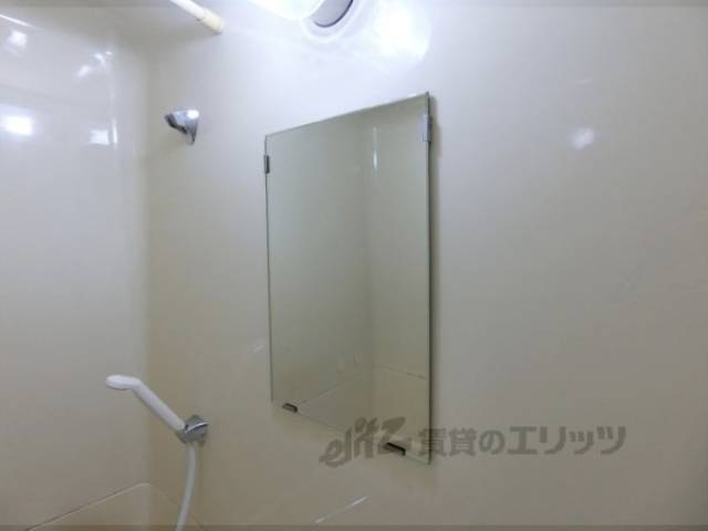 ユニットバス　鏡