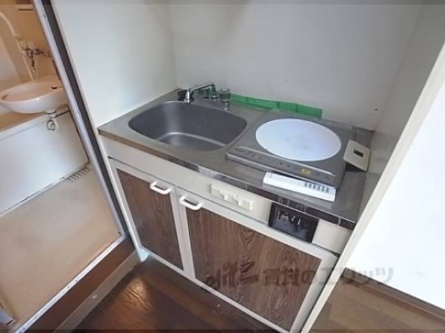 キッチン　１口ＩＨコンロ付きのキッチンです