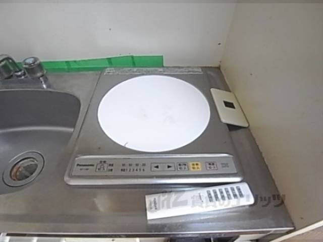 キッチン　１口ＩＨコンロ付きのキッチンです