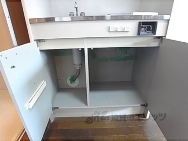 キッチン　キッチン収納　調理器具などを置くのに便利です