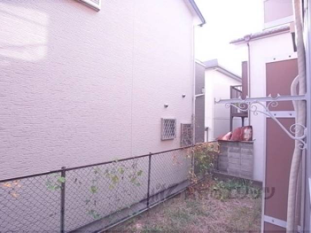 眺望　隣に建物ありますが、光は入ってきます。