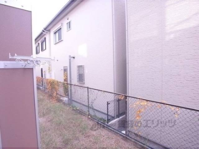 眺望　隣に建物ありますが、光は入ってきます。