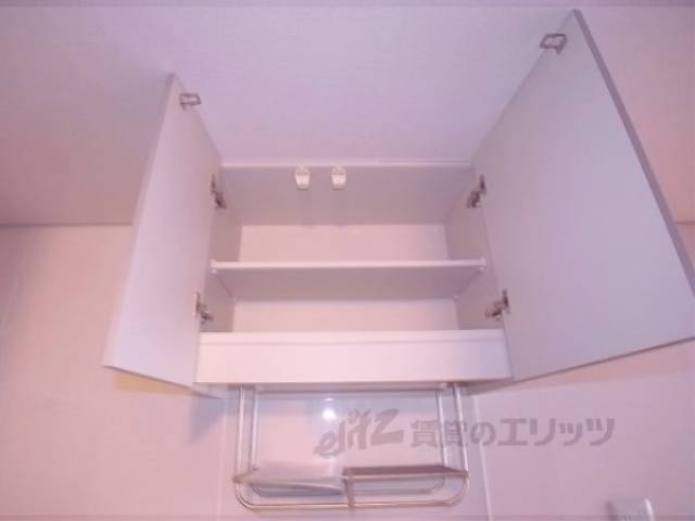 収納　上にも収納はあります。