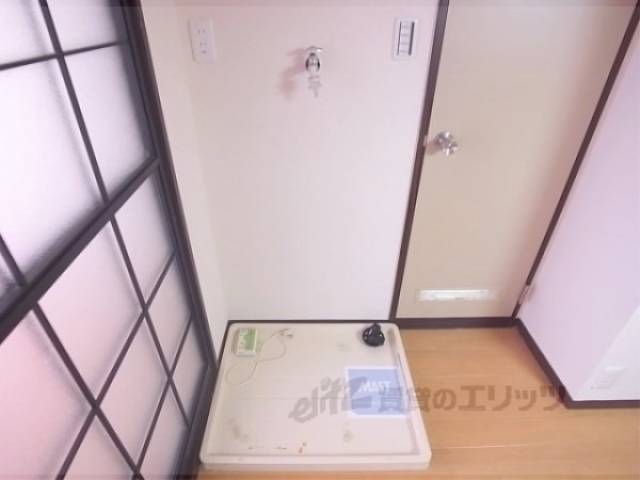 洗濯機置場　室内に置けます。