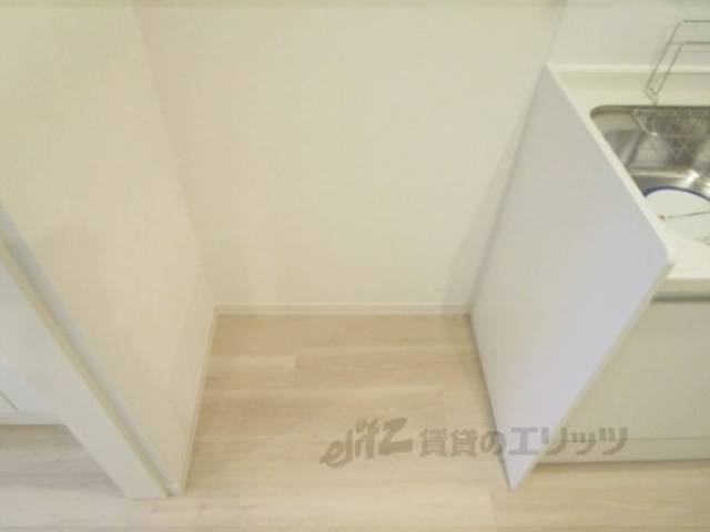 洋室　改装されてとてもきれいです。