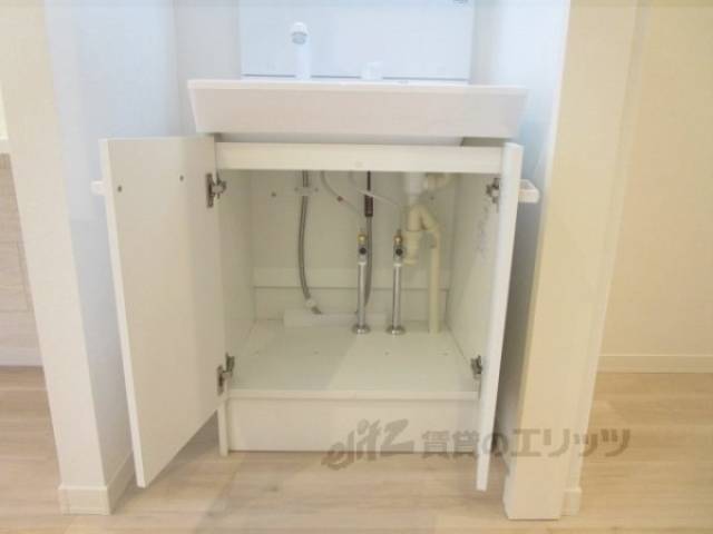 洋室　改装されてとてもきれいです。