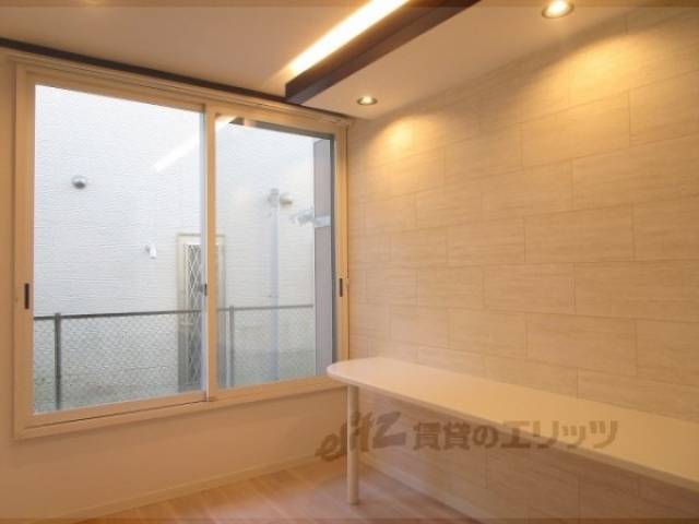 眺望　隣に建物ありますが、光は入ってきます。