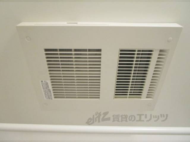 エアコン　設備として一基ついています。