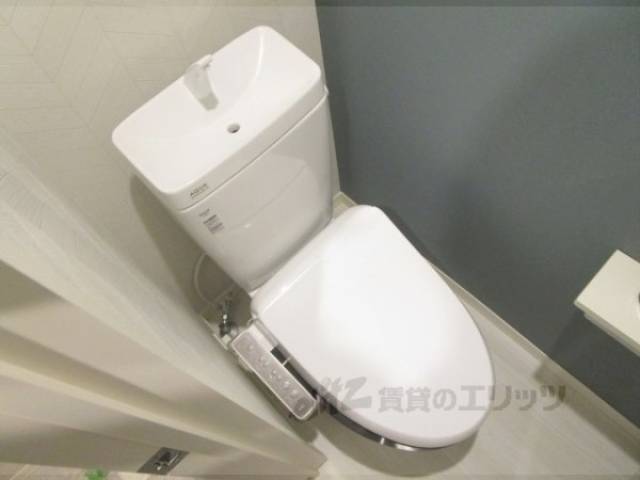 玄関　消火器が横にありますね。