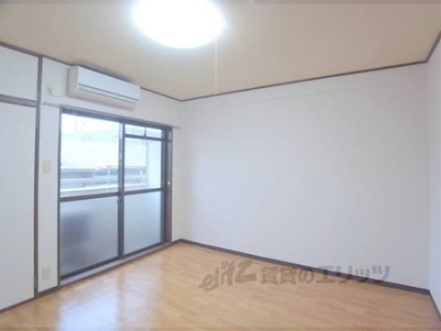 居室　キレイな室内です。