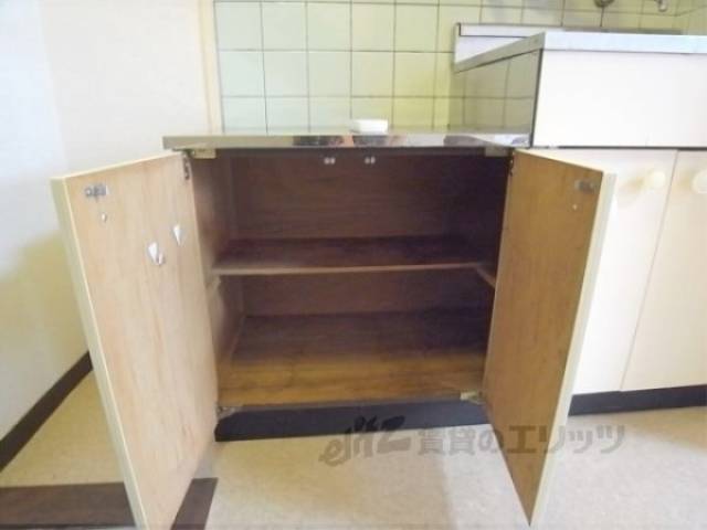 キッチン　下部収納です