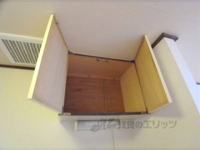 キッチン　上部収納です