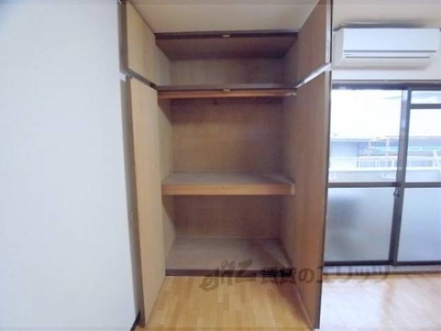 収納　横幅のある収納が3段もあります。