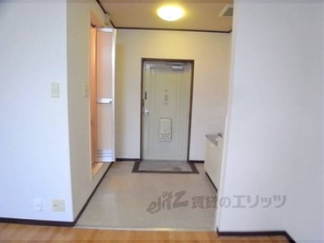 居室　部屋からキッチンは程よい距離感です。