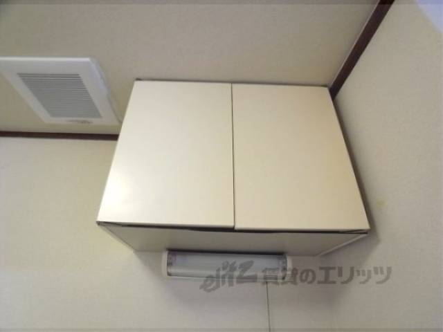 キッチン　上部収納