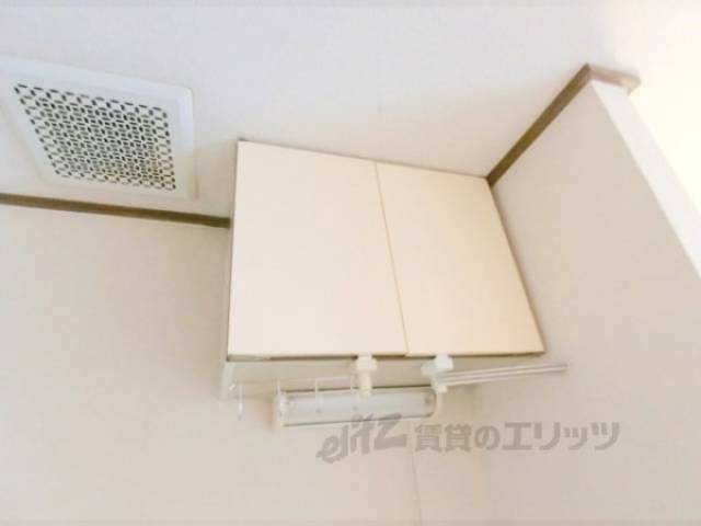 キッチン　上部収納