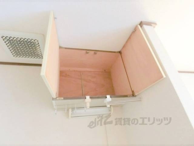 キッチン　上部収納