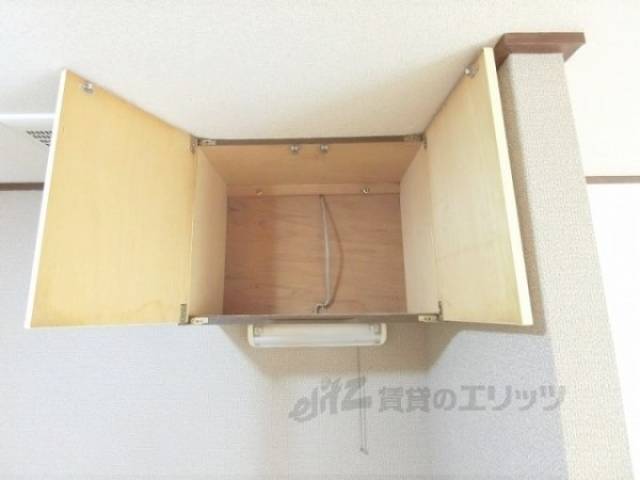 キッチン　上部収納