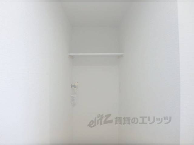 洗濯機置き場の上棚