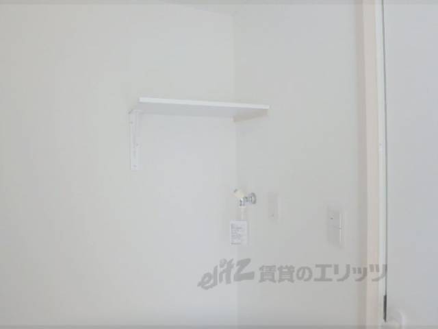 洗濯機置き場上の棚