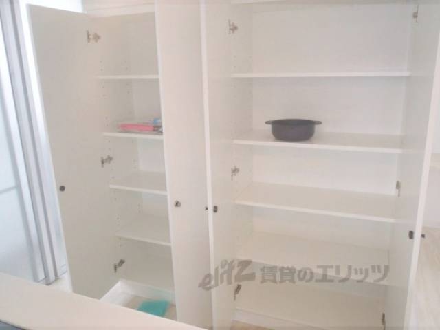 収納　便利なキッチン収納付き。