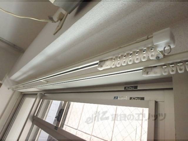 カーテンレール