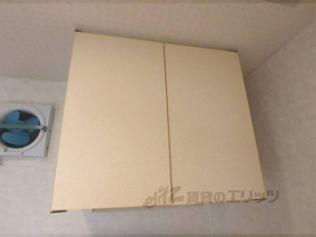 キッチン　上部収納