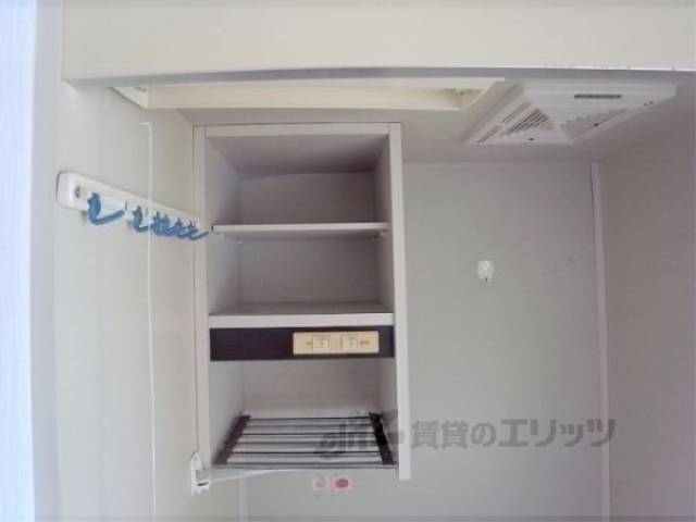 キッチン　上部収納
