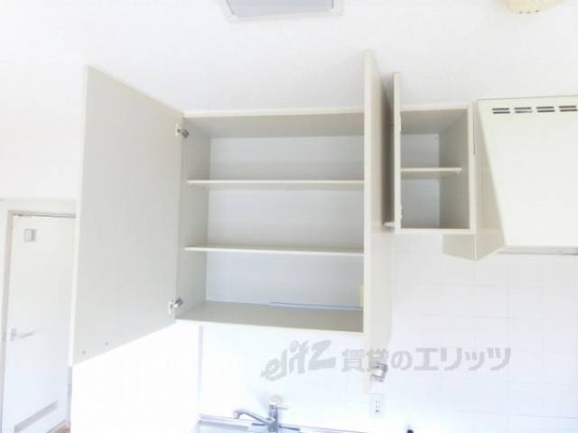 キッチン上部収納