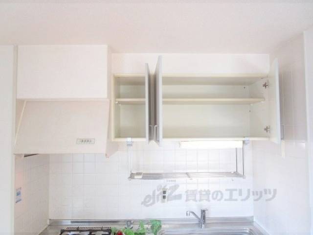 キッチン　上部収納