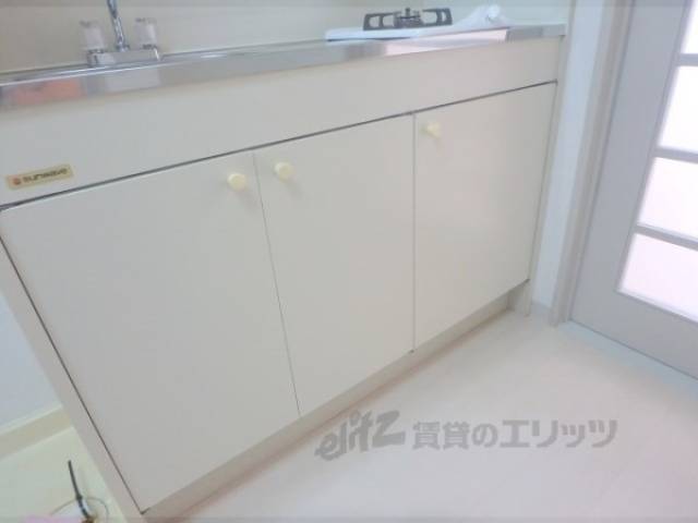 キッチン　収納下
