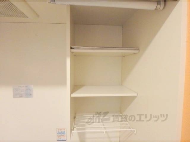 キッチン　上部収納