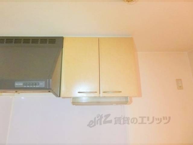 キッチン　上部収納