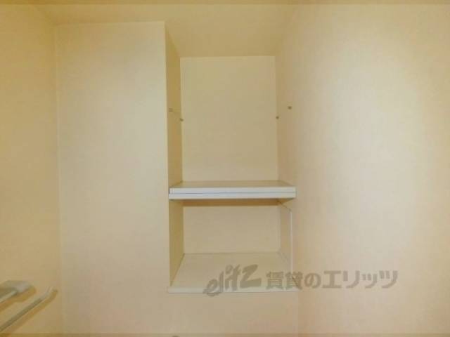 トイレ　上部収納