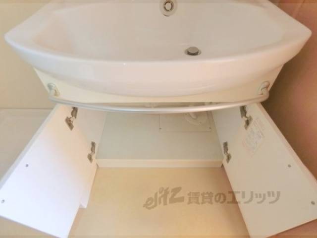 洗面所　下部収納