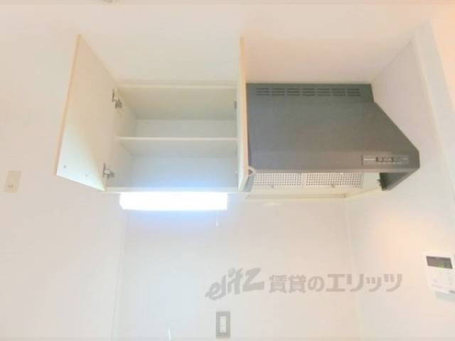 キッチン　上部収納