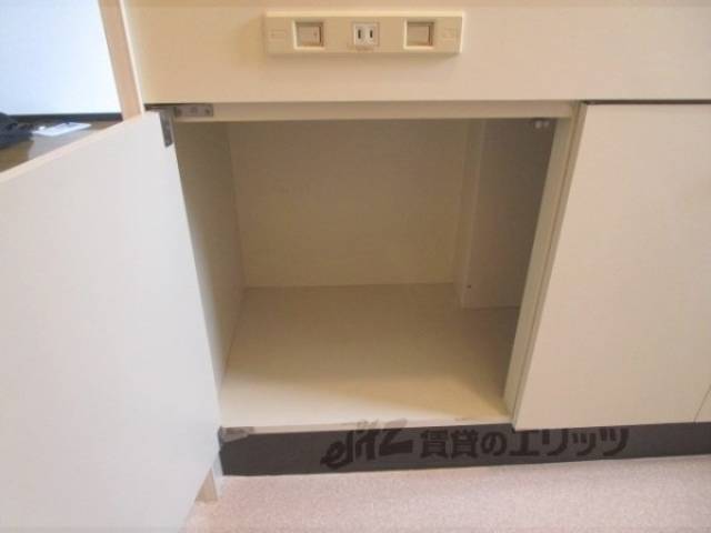 キッチン　キッチン下部収納