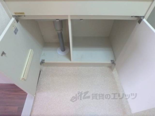 キッチン　収納下